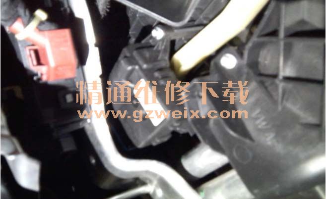 此车装配的是半自动空调,用 vas6150a 读取 08 空调系统发现温度风门